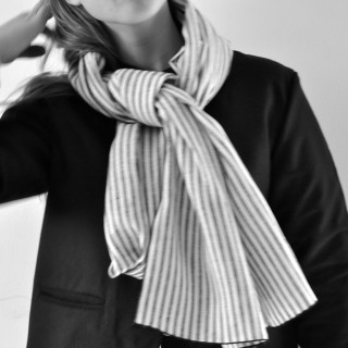 Scarf, light stripes linen