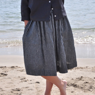 Uniform skirt, dark stripes linen