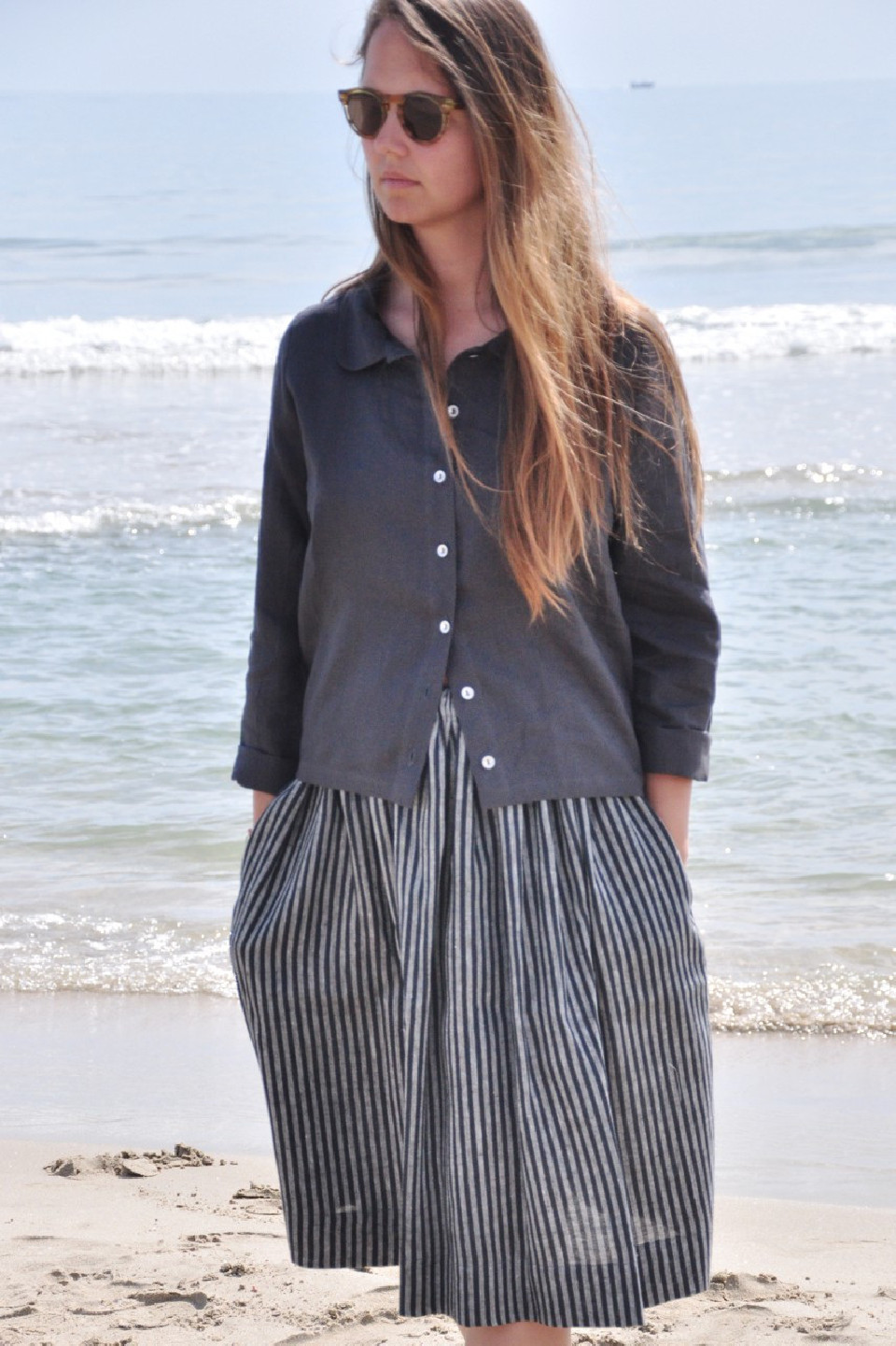 Skirt, dark stripes linen