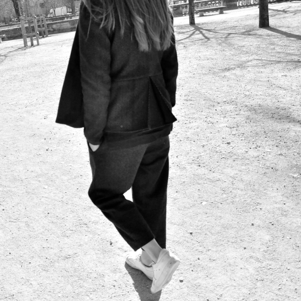 Pantalon classique en drap gris, le vestiaire de jeanne