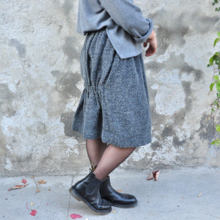 Faux-cul skirt, curly wool drap