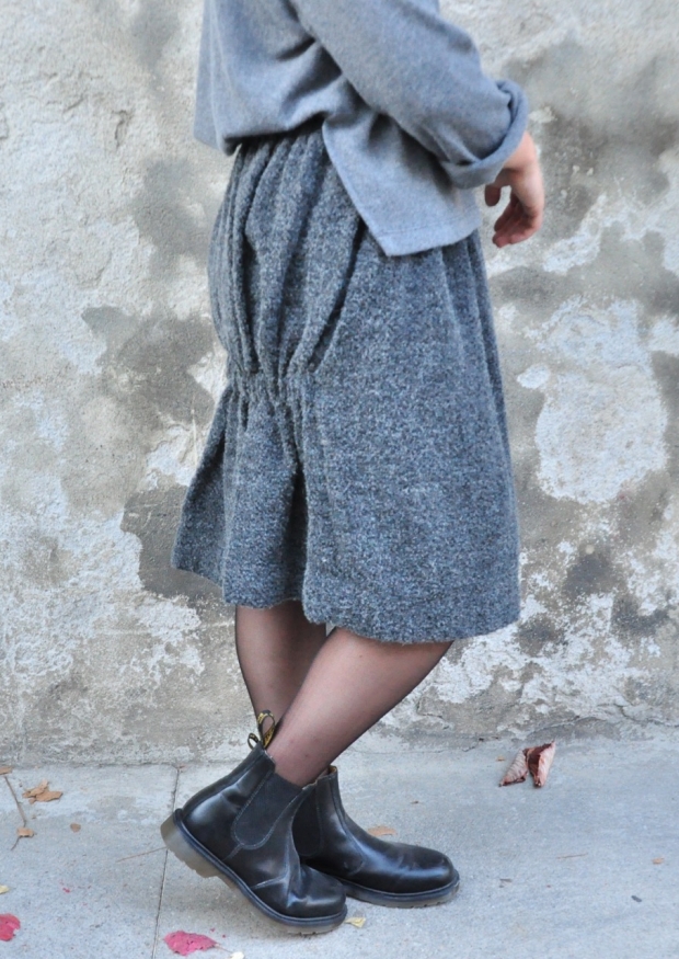 Faux-cul skirt, curly wool drap