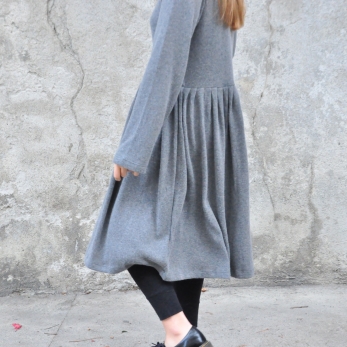Pleated dress,  long sleeves, grey heavy knit