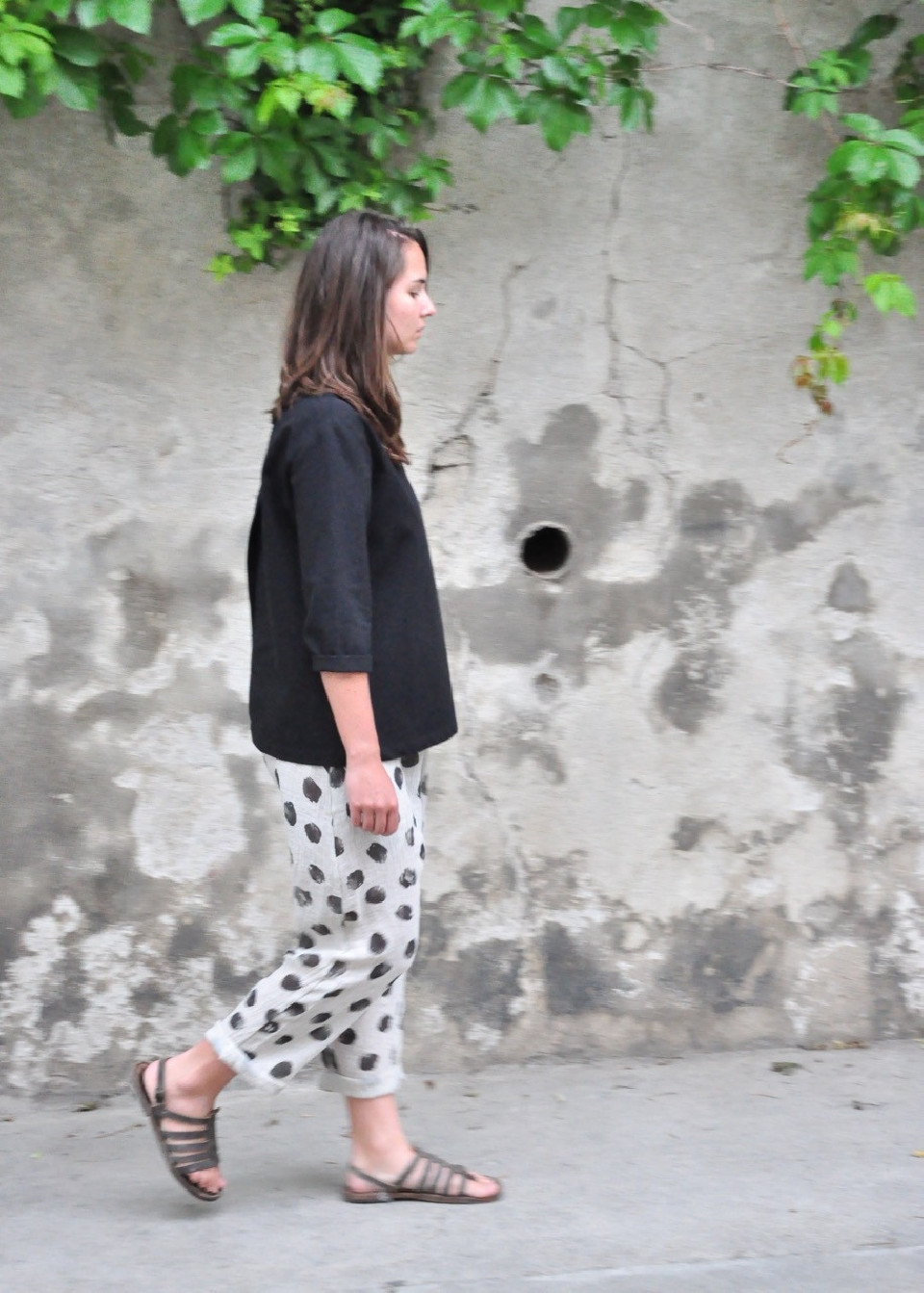 Open blouse, black denim