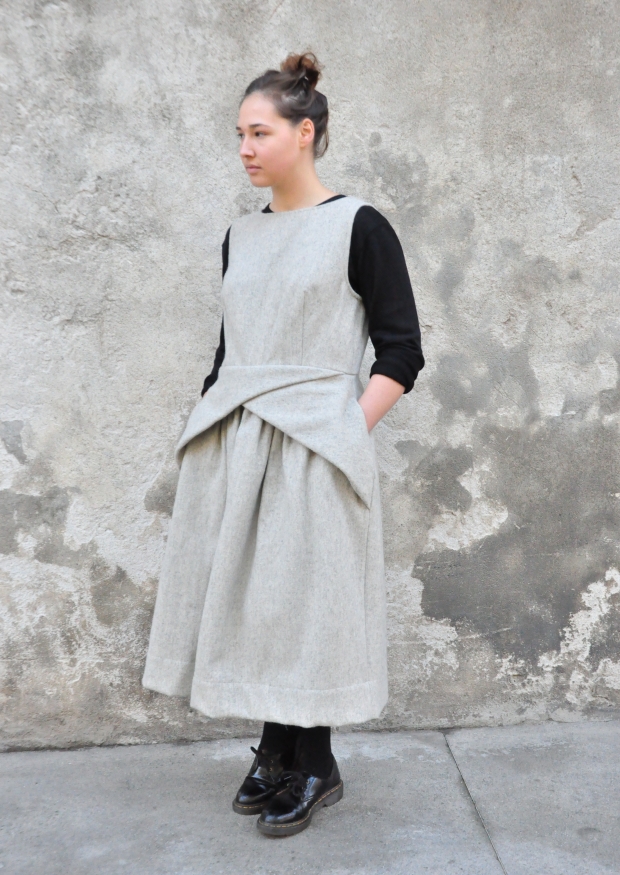 Pleated dress, tourterelle wool drap