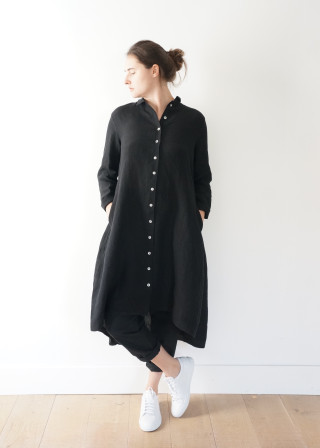 Long sleeves pleated shirt-dress, black linen