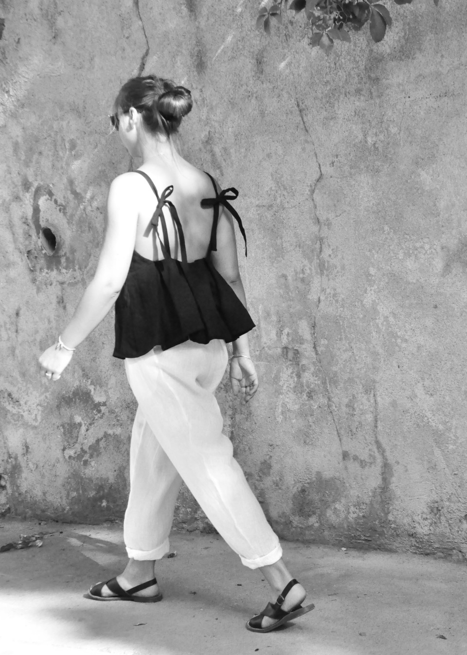 Strap top, black linen