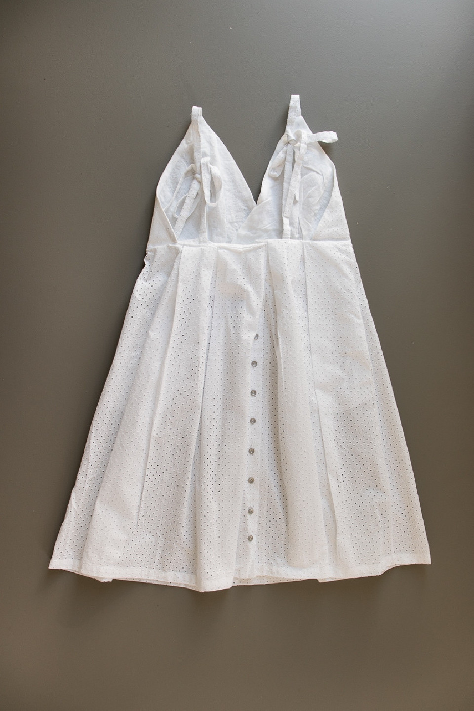 Robe à bretelles, coton ajouré blanc