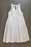 Robe longue nouée à plis, coton ajouré blanc