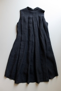 Robe-chemise à plis sans manches, lin noir