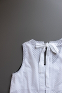 Robe longue nouée simple, coton ajouré blanc