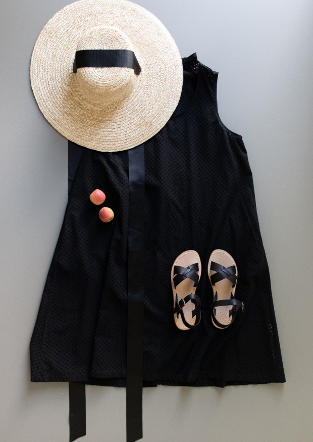 Simple bow dress, black openwork cotton