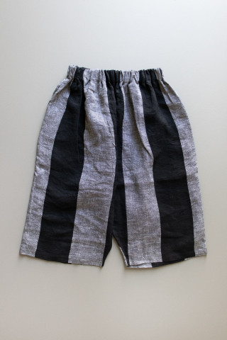 Unisex short, black stripes linen