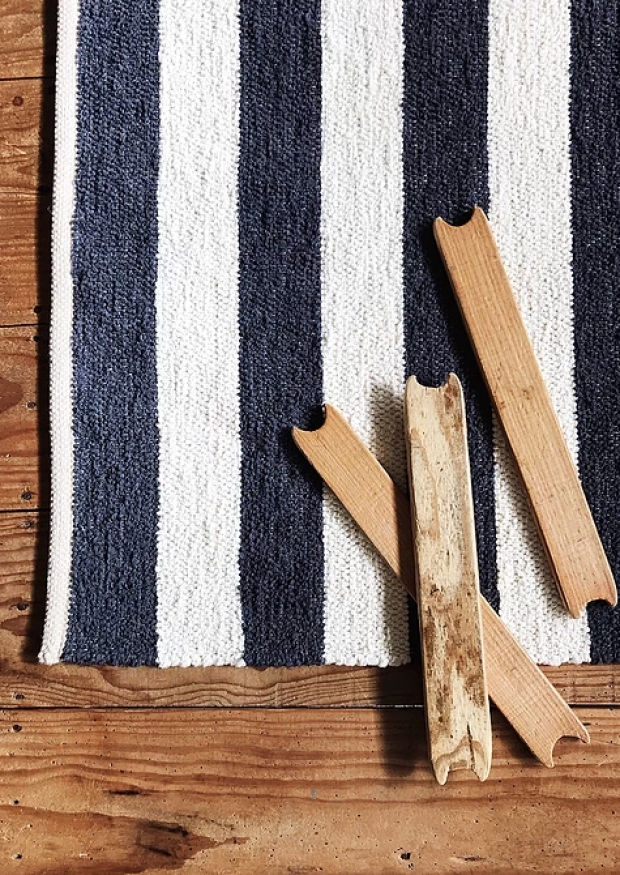 Isna rug, black and white stripes