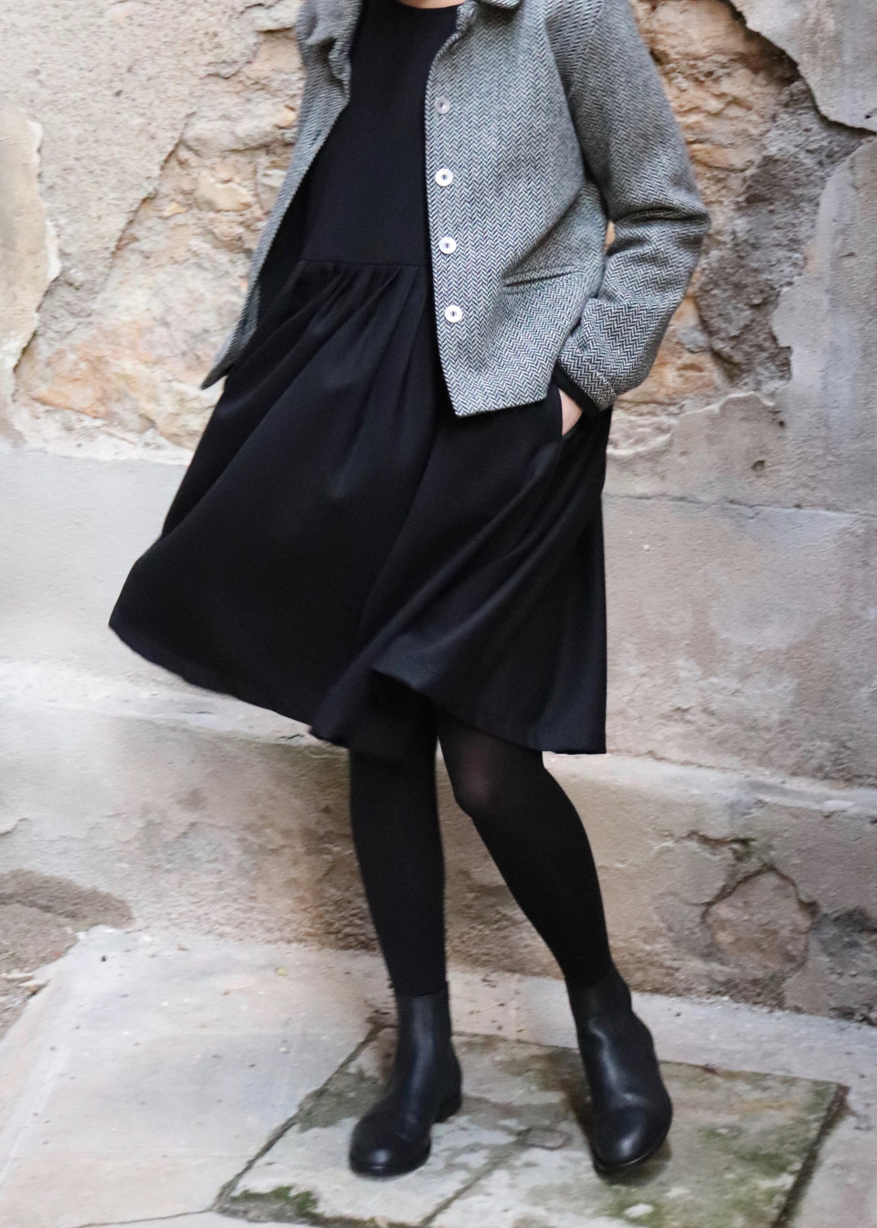 Pleated dress, sleeveless, black flannel