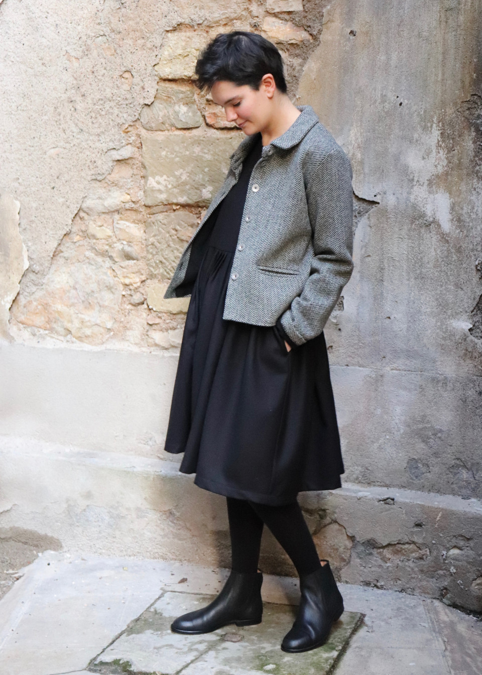 Pleated dress, sleeveless, black flannel