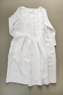 Long sleeves pleated dress, white linen