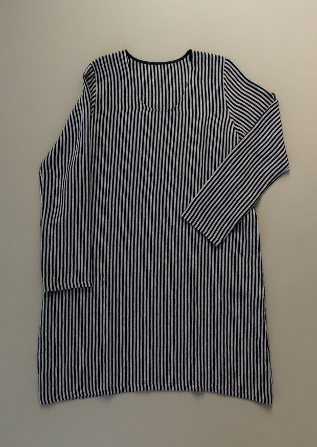 Flared dress, long sleeves, U neck, dark stripes linen