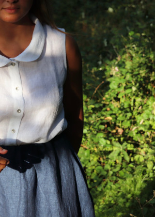 Sleeveless shirt, white linen