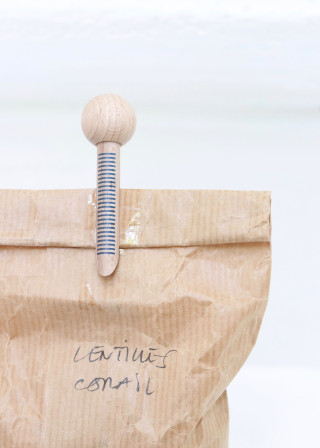 Wood peg, blue stripes 1