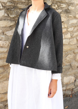 Flared jacket, gey wool raw edges