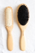 Oval hair brush