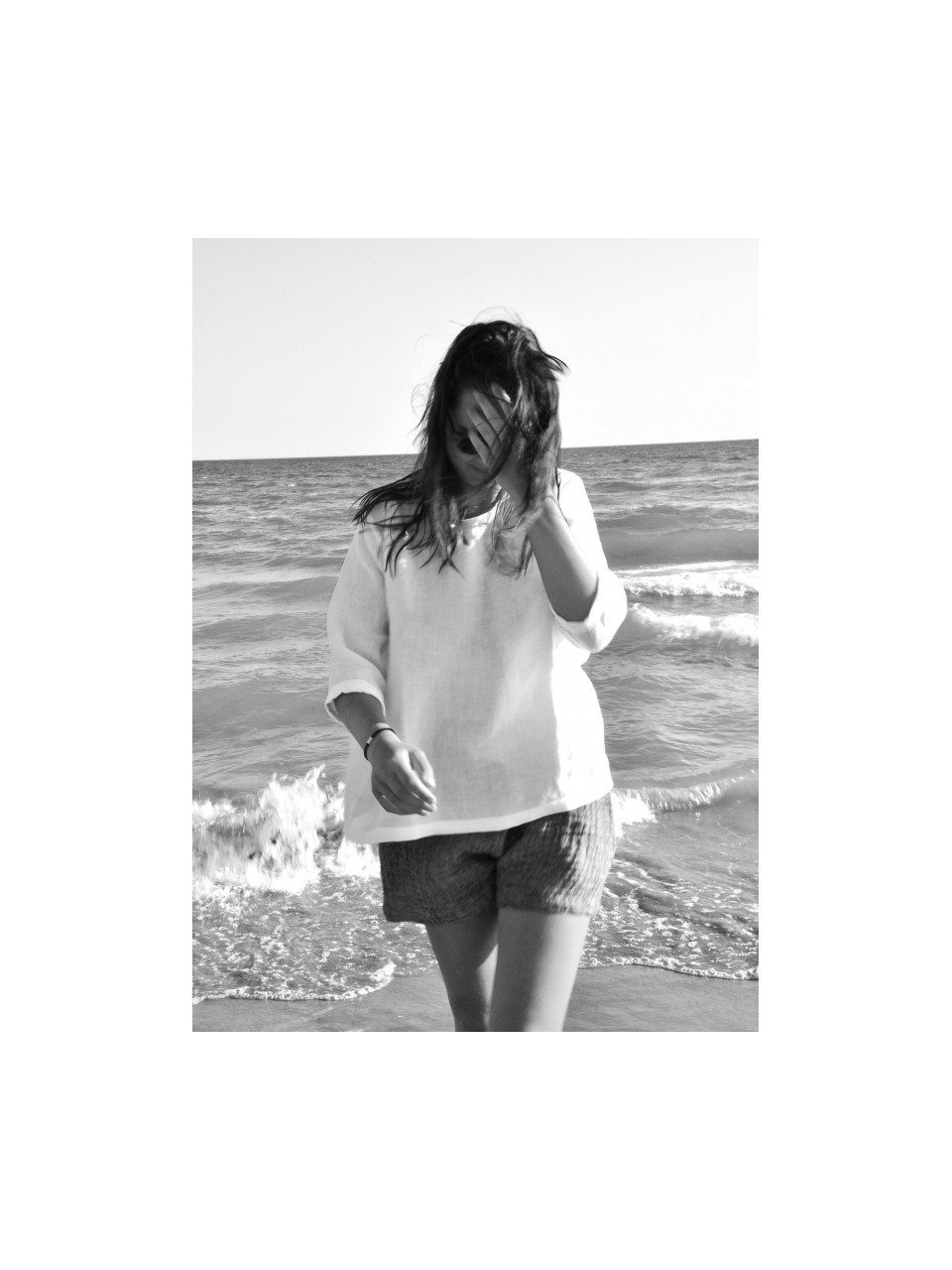 THREE QUARTER SLEEVES BLOUSE, ROUND NECK THREE QUARTER SLEEVES BLOUSE, ROUND NECK