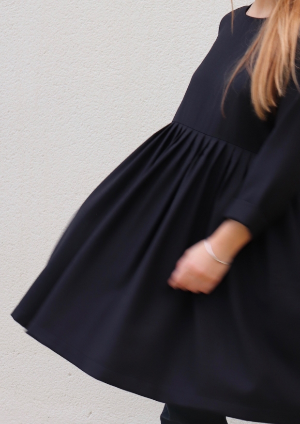Pleated dress,  long sleeves, black flannel