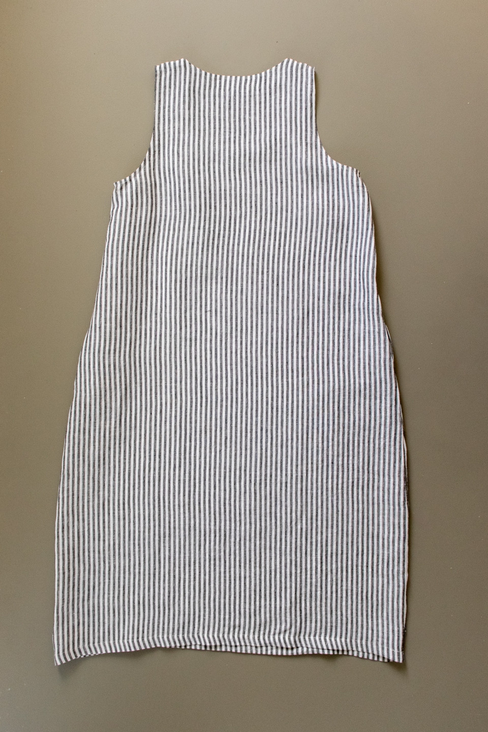 Flared dress, sleeveless, squared neck, light stripes linen Flared dress, sleeveless, squared neck, light stripes linen