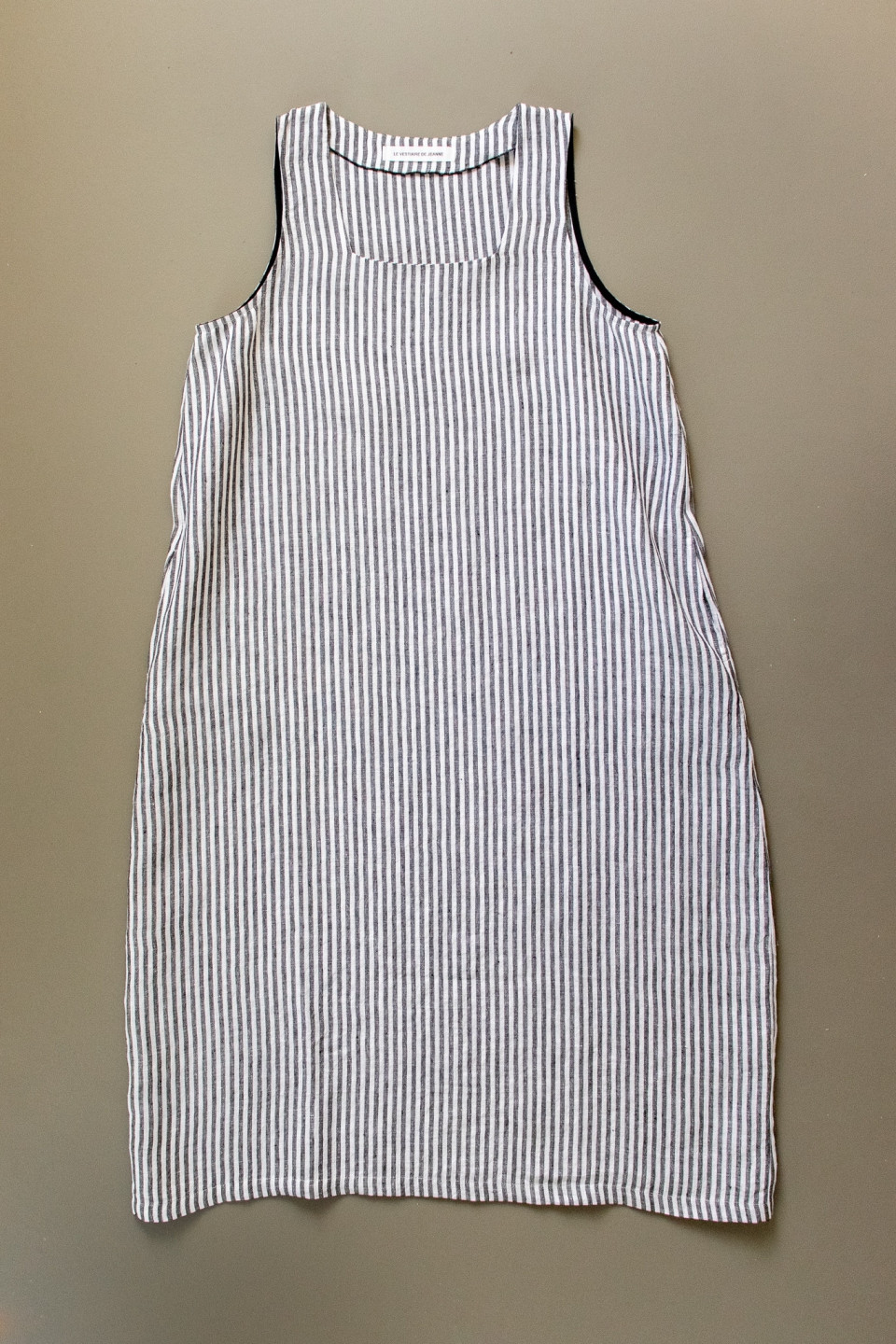 Flared dress, sleeveless, squared neck, light stripes linen Flared dress, sleeveless, squared neck, light stripes linen
