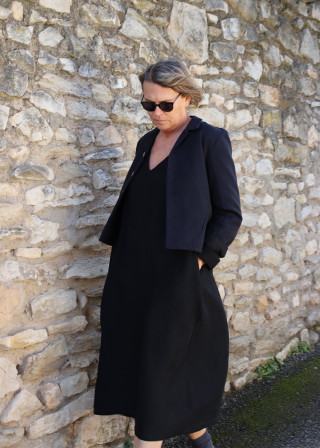 Flared dress, long sleeves, V neck, black linen