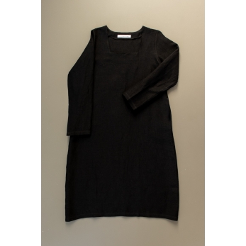 Flared dress, long sleeves, squared neck, black linen
