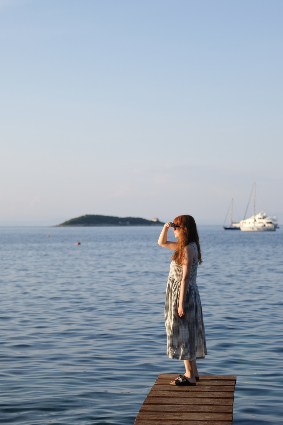 Uniform pleated dress, sleeveless, light stripes linen