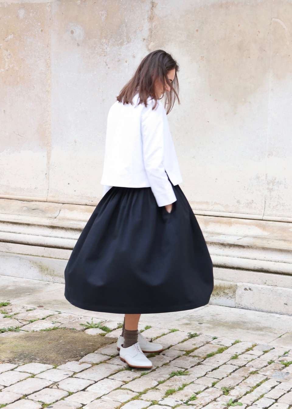 Robe à plis sans manches, jean noir