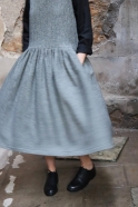 Pleated dress, sleeveless, herringbone wool drap