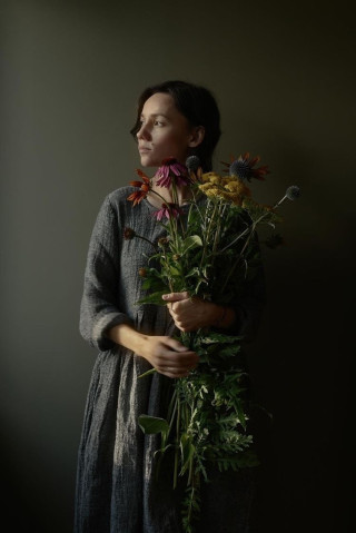 Pleated dress,  long sleeves, grey linen