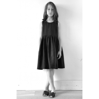 Pleated dress, sleeveless, black linen