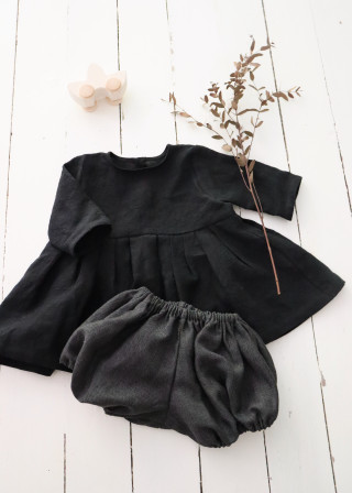 Long sleeves pleated dress, black linen