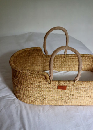 Moses basket,natural handle