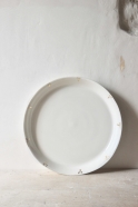 Simple plate white and gold