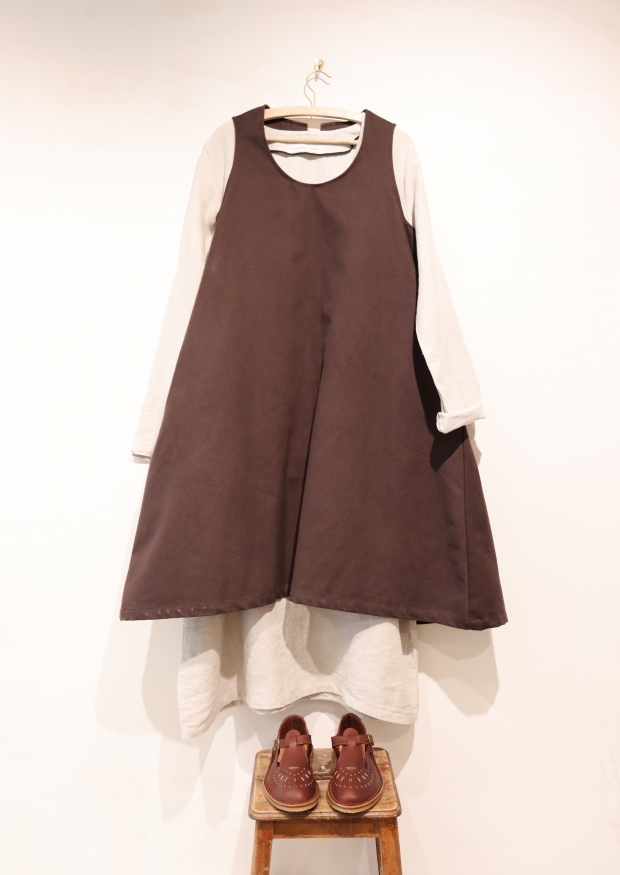 Simple bow dress, dark brown cotton canvas