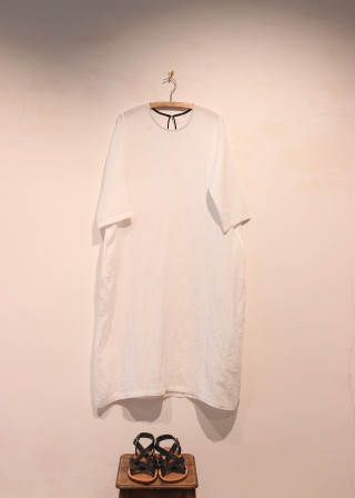 Flared dress, 3/4 sleeves, U neck, white linen