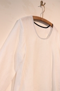 Long sleeves blouse U neck, white linen