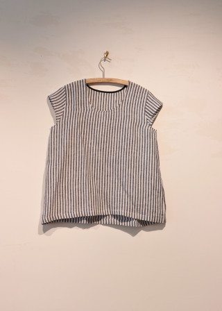 Short sleeves blouse U neck, light stripes linen
