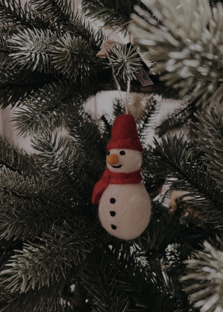 Snwoman to hang in the Christmas tree