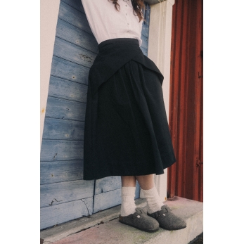 Pleated skirt, black denim