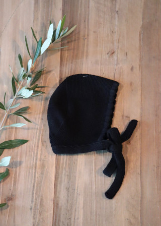 Garter stitch bonnet, black