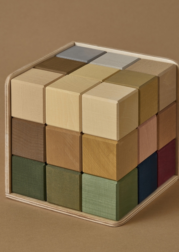 Cubes en bois, teintes naturelles