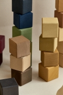 Cubes en bois, teintes naturelles
