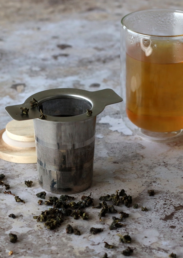 Retractable tea infuser